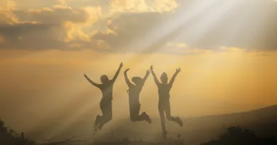 Dosron ku jeene dain shabash blogs in urdu pakistan معاشرے